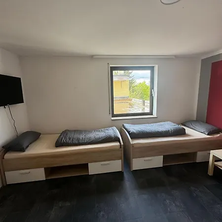 For Up To 4 People * Ulm