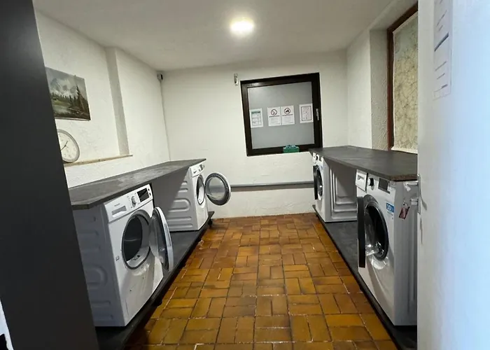 For Up To 4 People شقة أولم